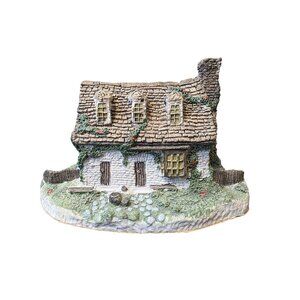 Vintage Old Country Mini Cottage Village House
